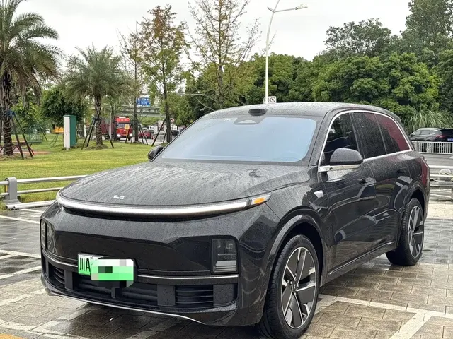 Li Auto Li L8 2025 Max Smart Renewal Edition