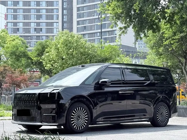 ZEEKR 009 2024 6-seat Executive AWD 108kWh