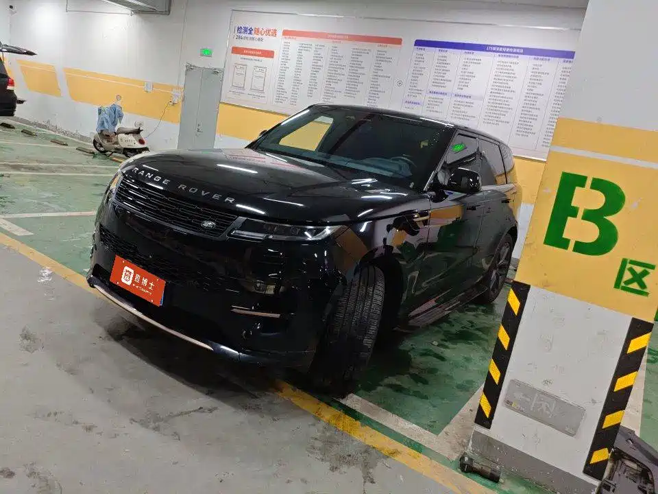 Land Rover Range Rover Sport 2025 400PS Dynamic SE