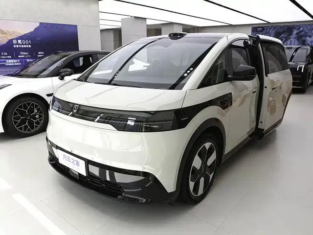 ZEEKR MIX 2025 Smart Driving Edition