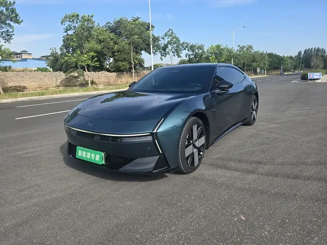 XPeng P7 2025 702km Long Range Edition