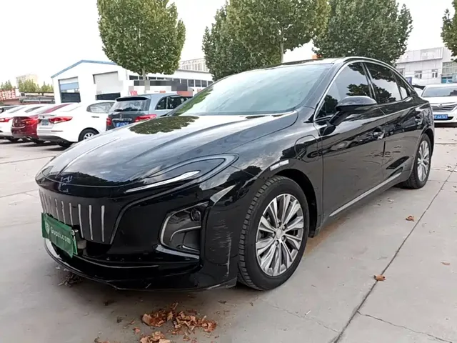 Hongqi E-QM5 2023 620km PLUS
