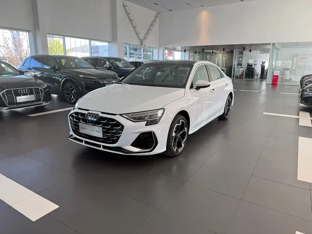 Audi A3 2025 A3L Limousine 35TFSI Flying Spur Premium + Luxury Selection Package