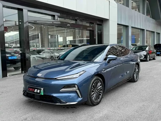 Geely Galaxy Xingyao 8 2025 130km EM-i Premium Edition