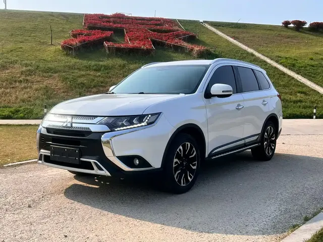 Mitsubishi Outlander 2020 2.4L 4WD Luxury 5-seater