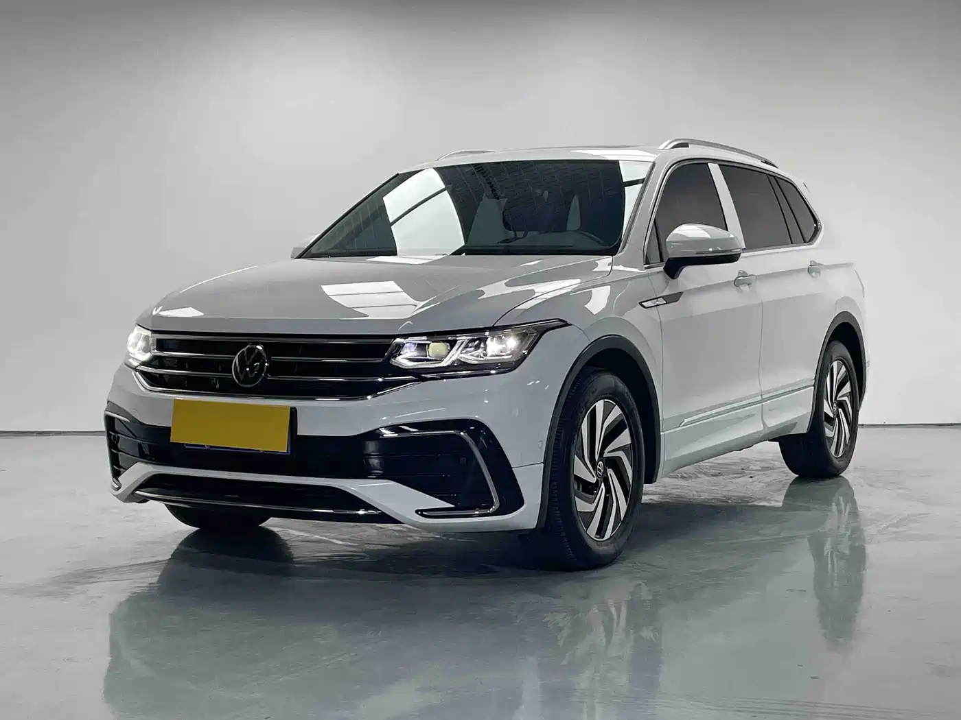 Volkswagen Tiguan L 2023 Facelift 330TSI Automatic 2WD Smart Edition