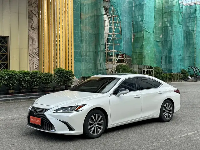 Lexus ES 2020 200 Excellence