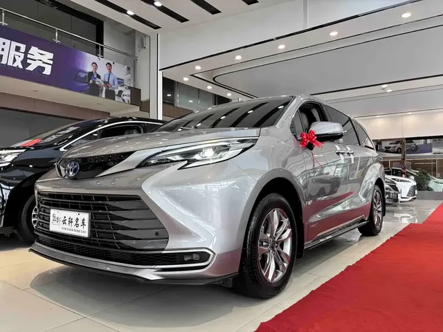 Toyota Sienna 2023 2.5L Hybrid Luxury Edition