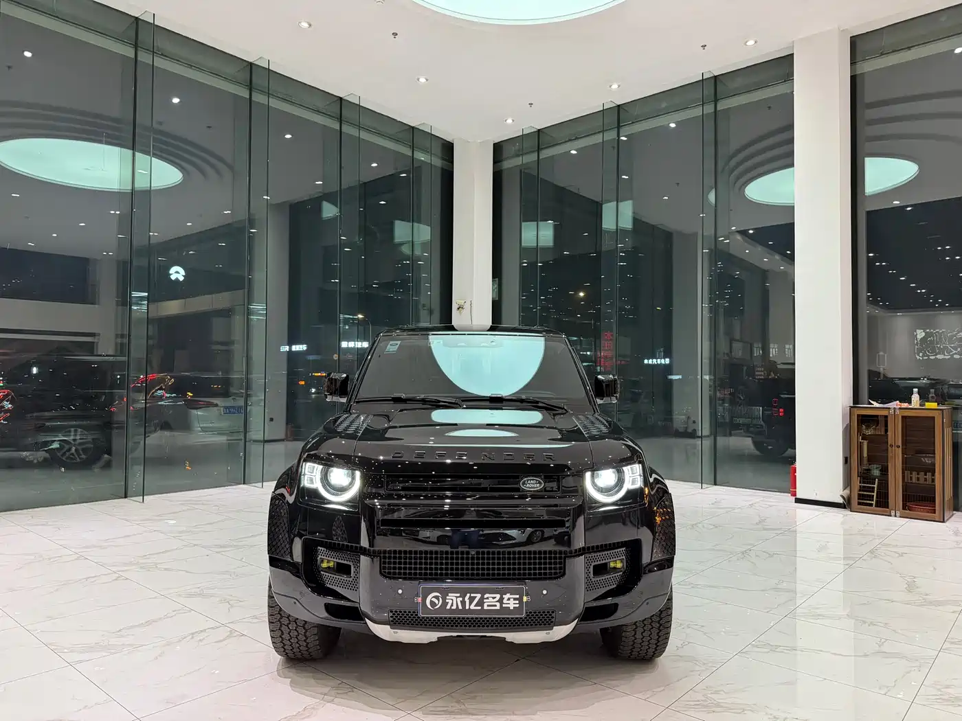Land Rover Defender 2023 Model 90 3.0T P400 XS