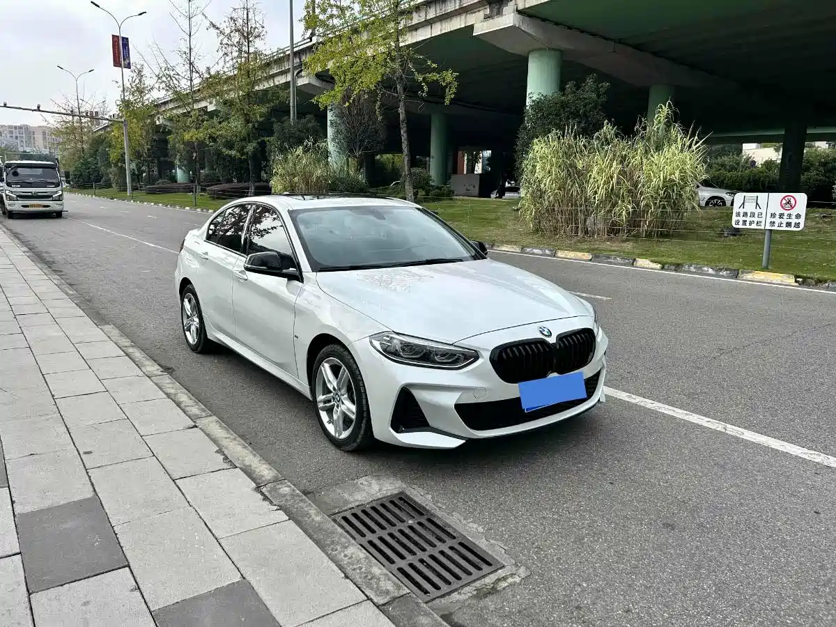 BMW 1 Series 2023 120i M Sport Shadow Edition