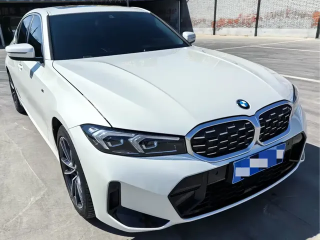 BMW 3 Series 2025 330i M Sport Night Edition