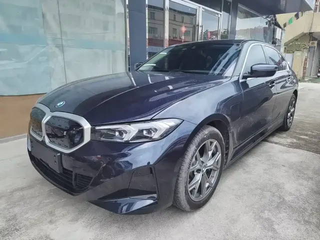 BMW i3 2022 eDrive 35 L