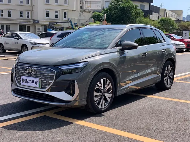 Audi Q4 e-tron 2024 40 e-tron Pioneer Edition