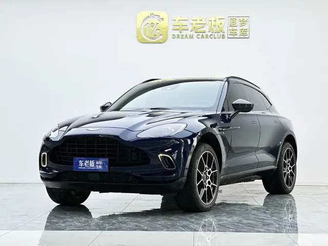 Aston Martin DBX 2022 4.0T V8