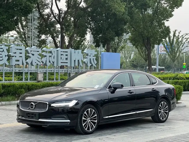 Volvo S90 2025 B5 Zhiyi Luxury Edition