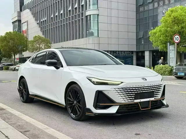 Changan UNI-V 2023 1.5T Sport Edition