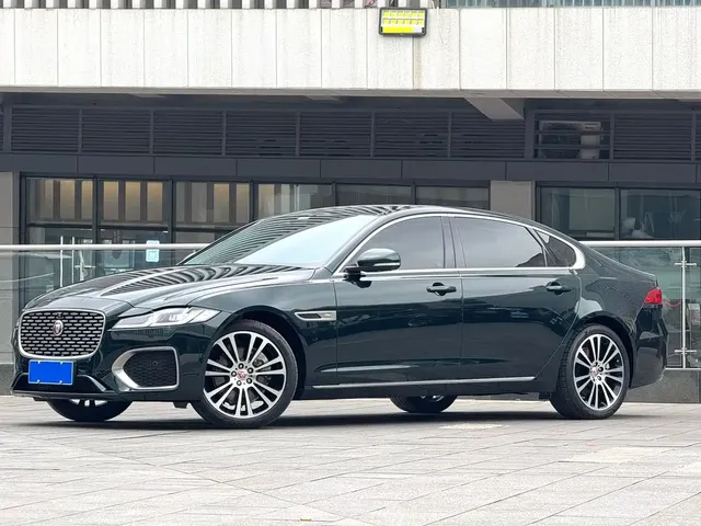 Jaguar XFL 2024 2.0T P250 2WD Premium Luxury