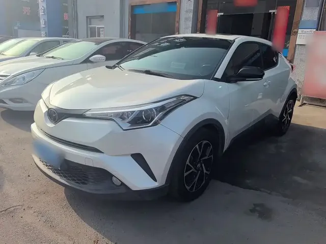 Toyota C-HR 2018 2.0L Leading Sunroof Edition China VI