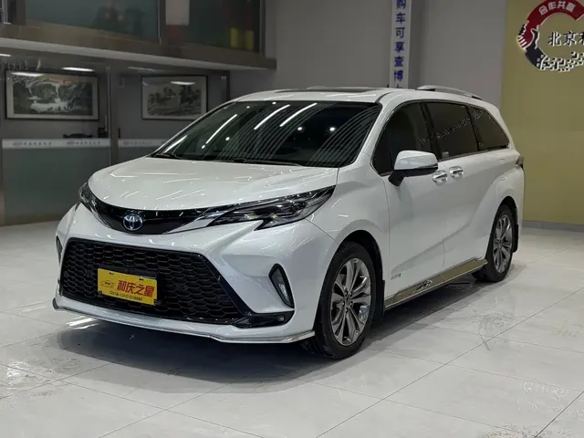 Toyota Granvia 2023 2.5L Hybrid Comfort Edition