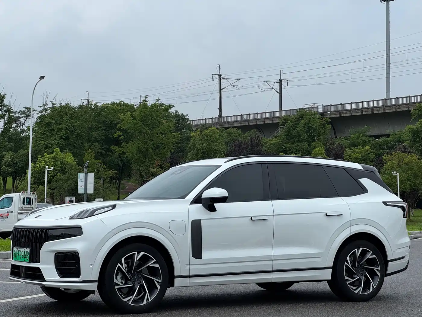 Lynk & Co 09 EM-P 2021 2.0T PHEV Halo 6-seater