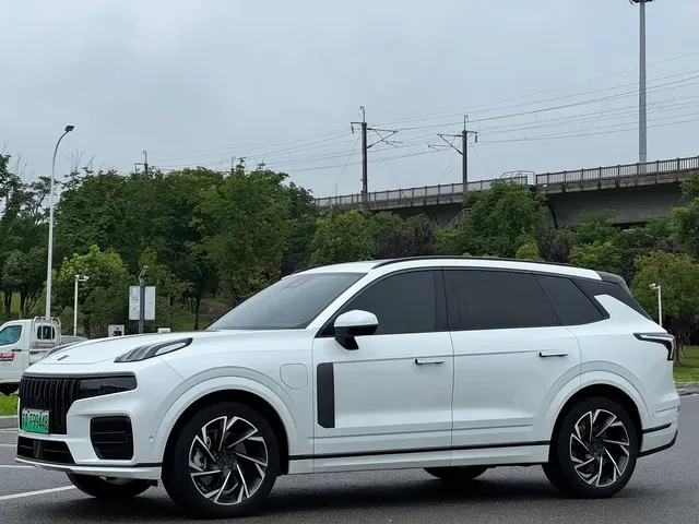 Lynk & Co 09 EM-P 2021 2.0T PHEV Halo 6-seater