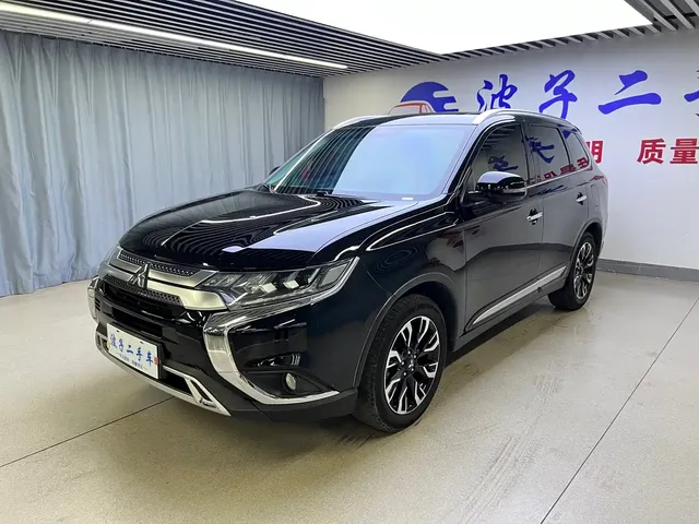 Mitsubishi Outlander 2020 2.4L 4WD Luxury 7-seater