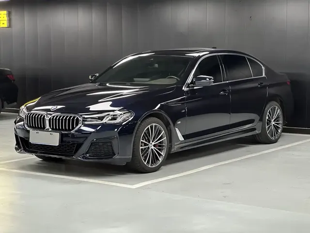 BMW 5 Series 2022 Facelift 530Li Leading M Sport Package