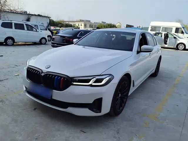 BMW 5 Series 2021 525Li Luxury Package