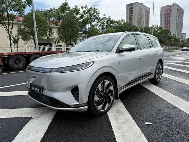 Dongfeng Yipai eπ008 2024 210Max Range Extender 6-Seater