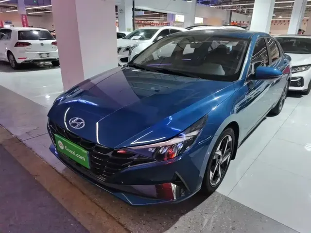 Hyundai Elantra 2021 1.5L CVT LUX Premium Edition