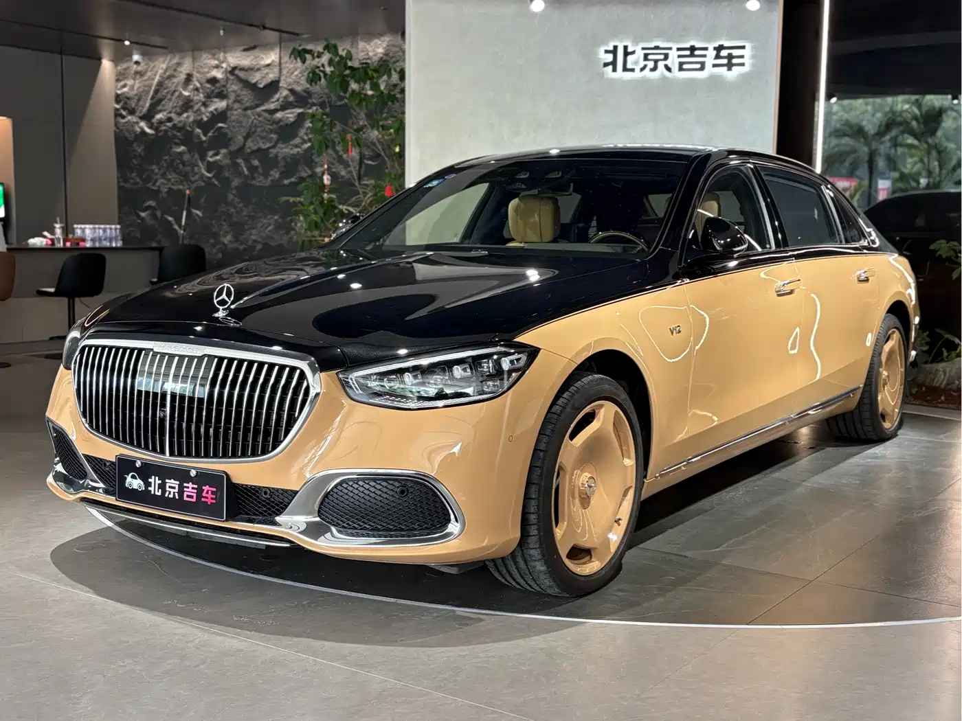 Mercedes-Benz Maybach S-Class 2022 S 680 4MATIC Virgil Abloh Limited Edition