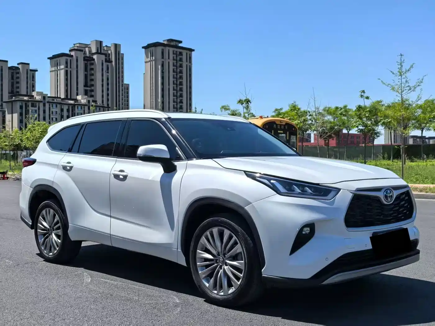 Toyota Highlander 2022 Model Dual Engine 2.5L 4WD Premium Edition 7-Seater