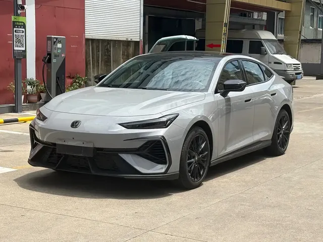 Changan UNI-V 2025 1.5T 500Bar Premium Model