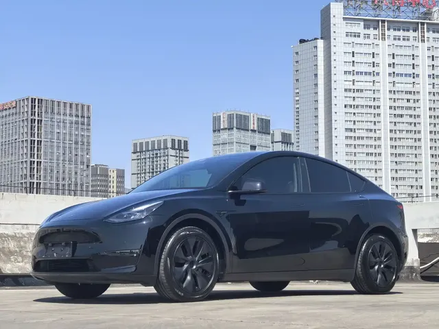 Tesla Model Y 2023 Long Range All-Wheel Drive Edition