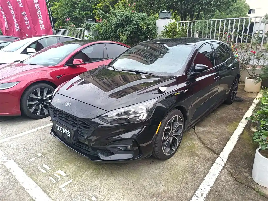 Ford Focus 2021 Hatchback EcoBoost 180 Automatic ST Line