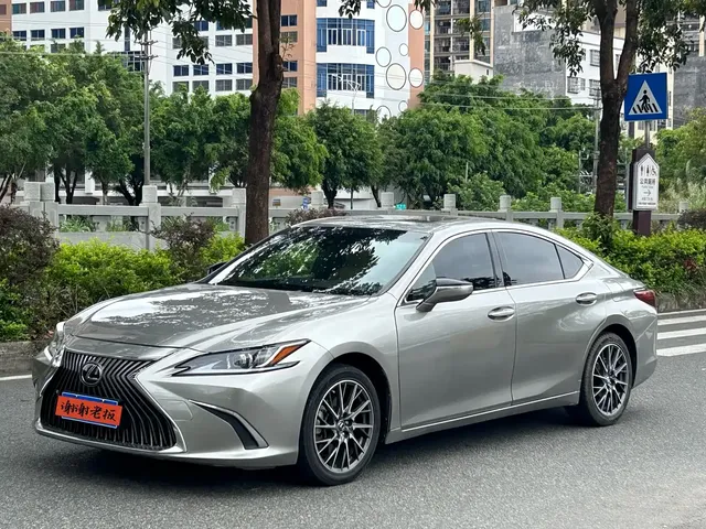 Lexus ES 2020 200 Excellence