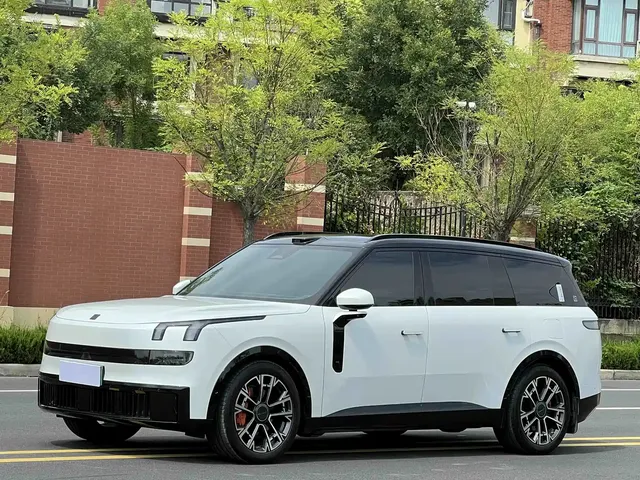 Lynk & Co 900 2025 2.0T Ultra