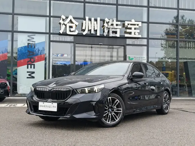 BMW 5 Series 2025 525Li M Sport Package