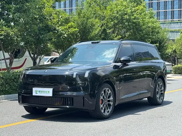 Lynk & Co 900 2025 1.5T Ultra