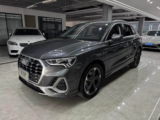 Audi Q3 2023 35 TFSI Fashion Dynamic Model (1.5T)