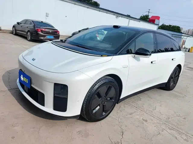Li Auto i6 2025 2WD Base Model