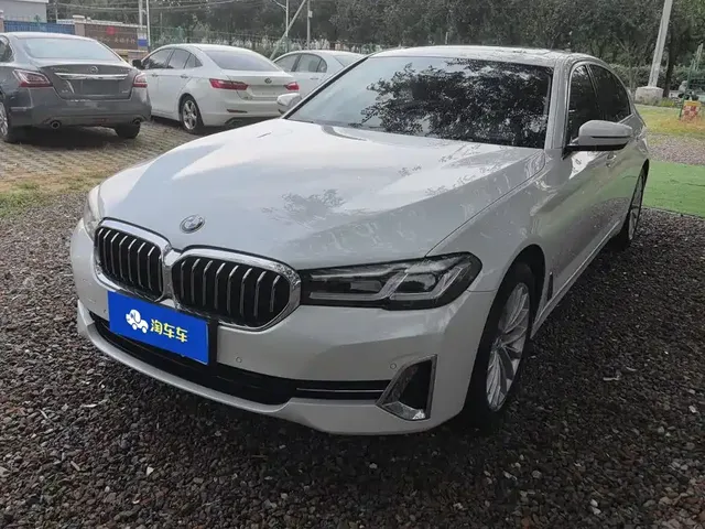 BMW 5 Series 2022 525Li Luxury Package