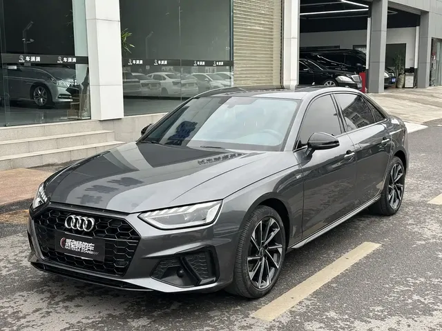 Audi A4L 2023 40 TFSI Luxury Sport