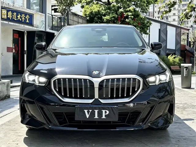 BMW 5 Series 2024 525Li M Sport Package