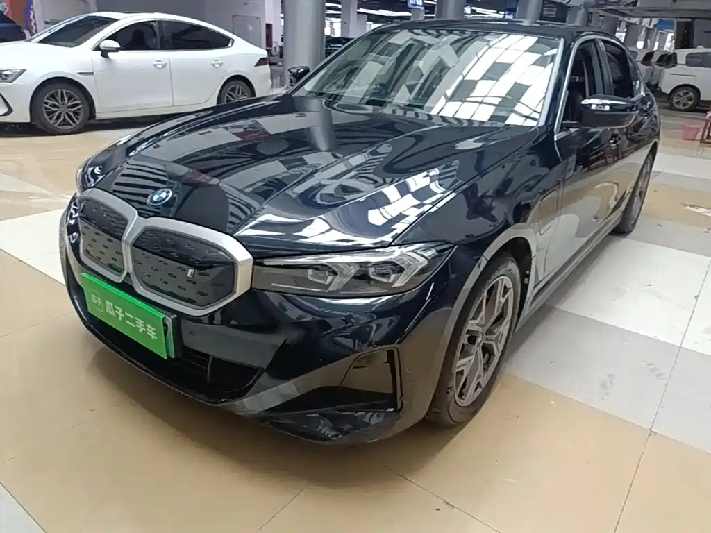 BMW i3 2022 eDrive 35 L