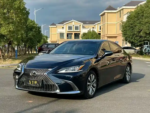 Lexus ES 2020 200 Excellence