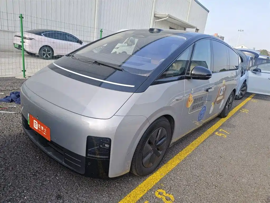Li Auto MEGA 2025 Ultra Smart Renewal Edition
