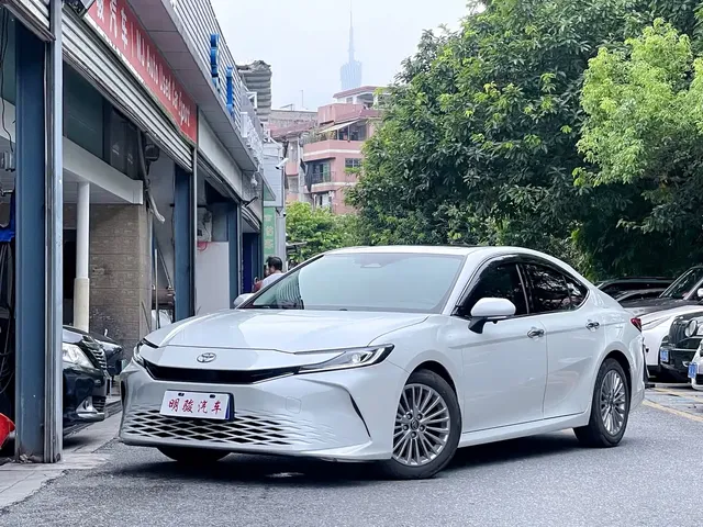 Toyota Camry 2024 2.0GVP Luxury Edition