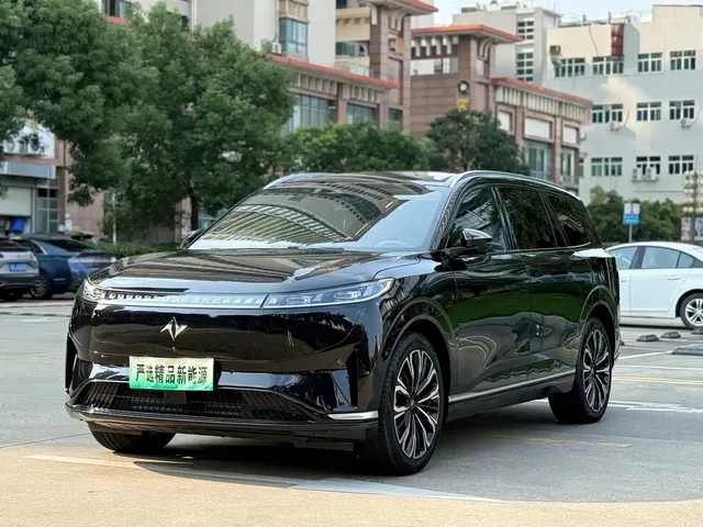 Dongfeng Yipai eπ008 2026 6-seater BEV Family Joy Edition
