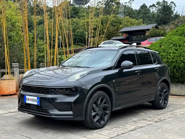 Lynk & Co 01 2021 2.0TD AWD Night Edition